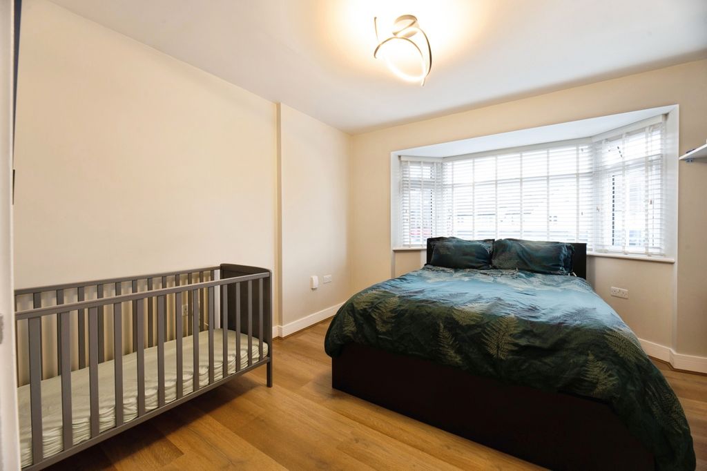 Property photo 3 of 9 Bedroom