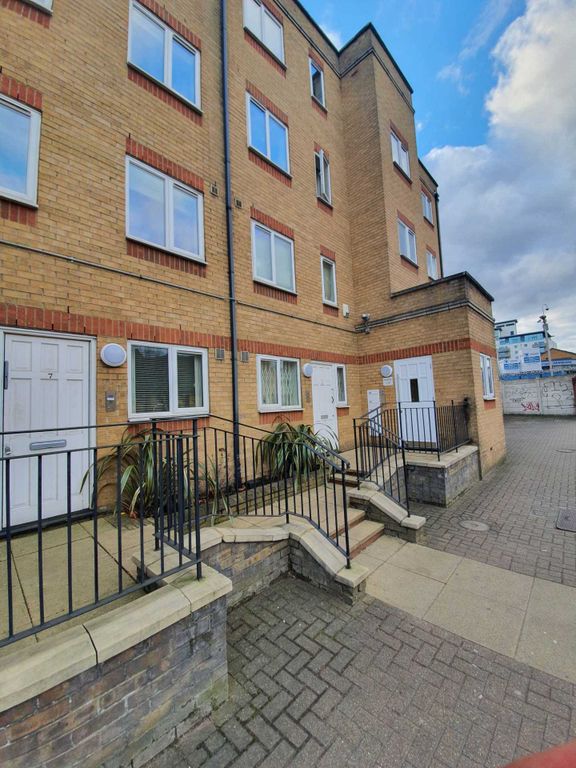 Property photo 2 of 18