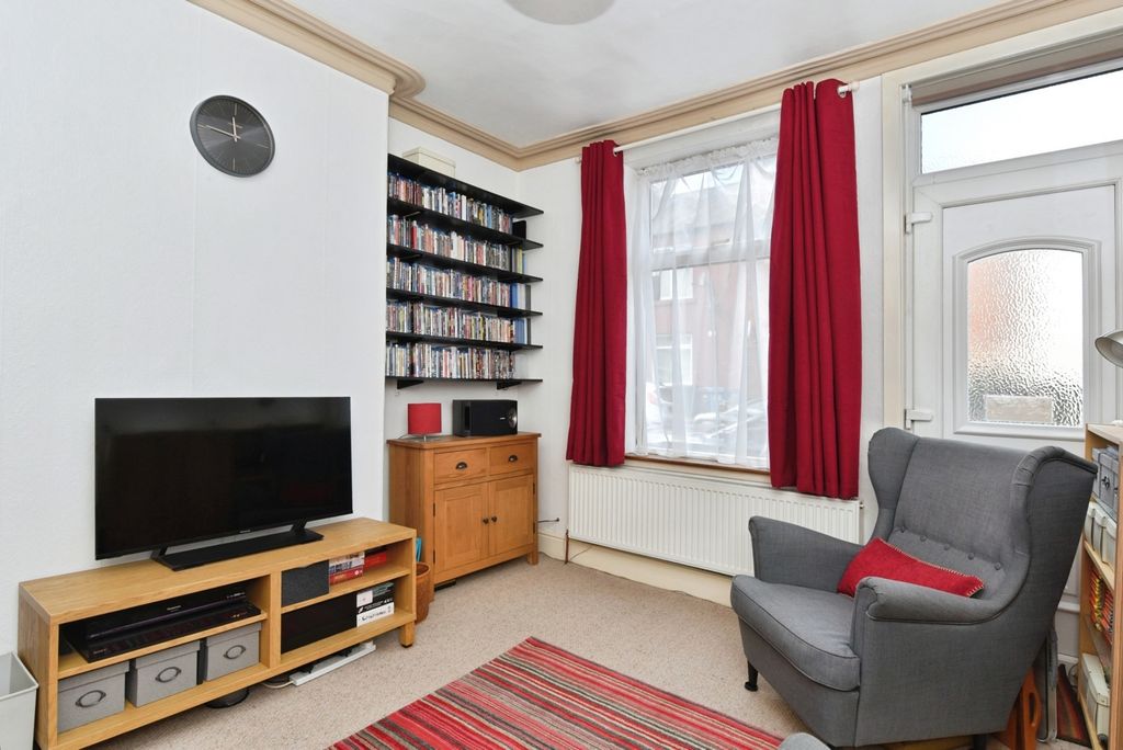 Property photo 3 of 17 Photo