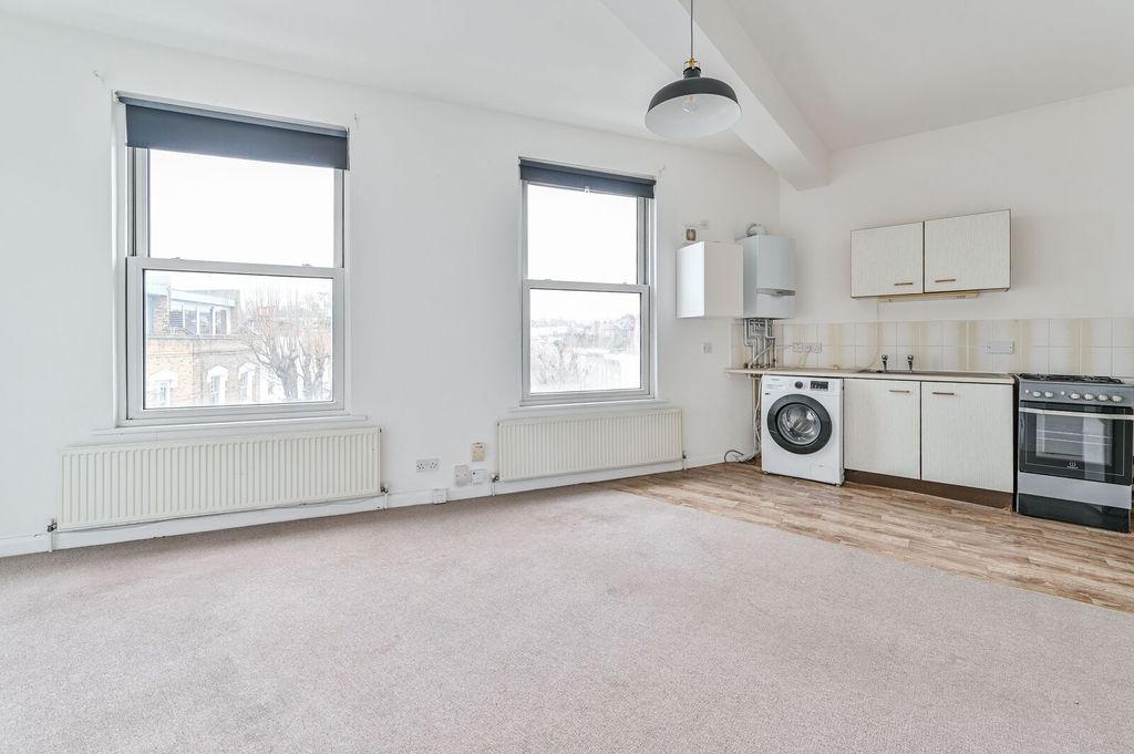 Property photo 1 of 5