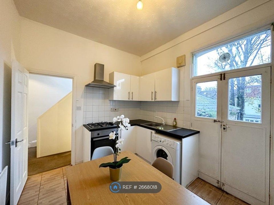 Property photo 2 of 15 Kitchen