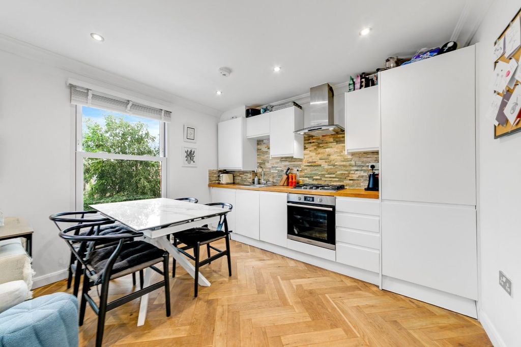 Property photo 1 of 11 14-1c65F4, 9 St Johns Road -60.Jpg