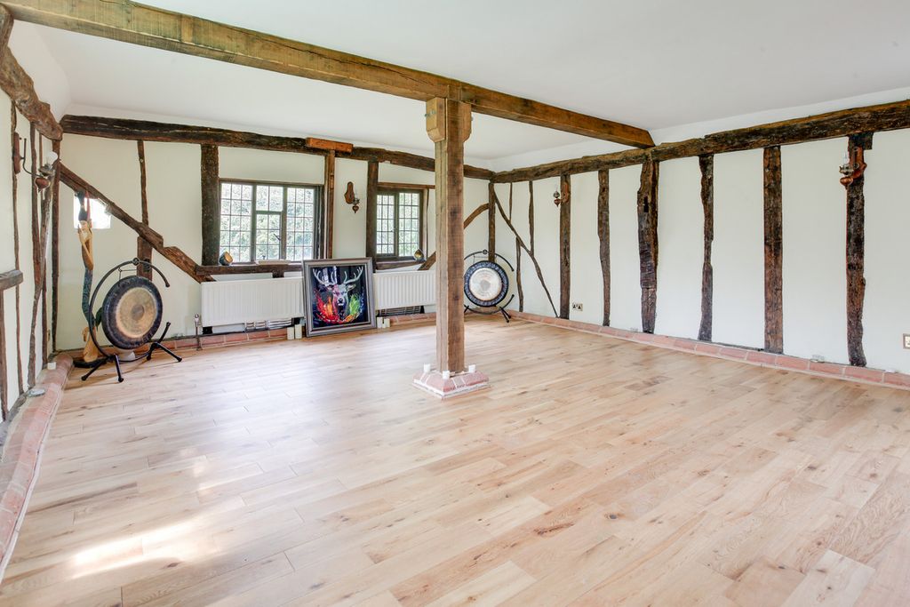 Property photo 1 of 23