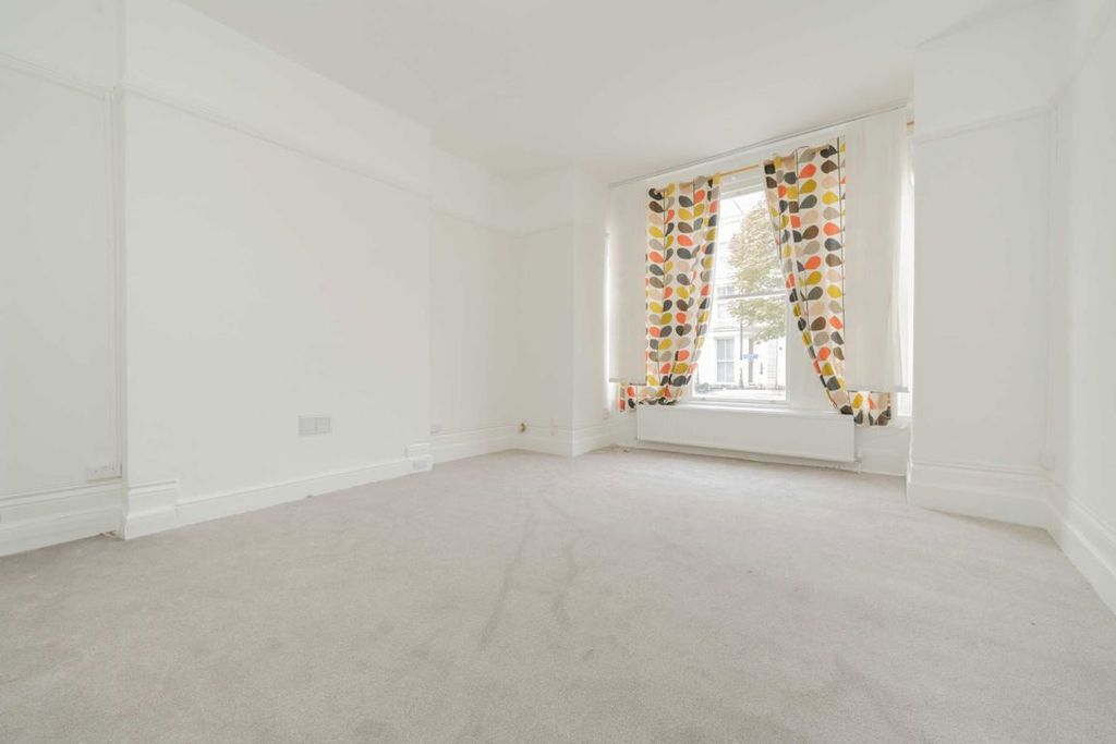 Property photo 2 of 4