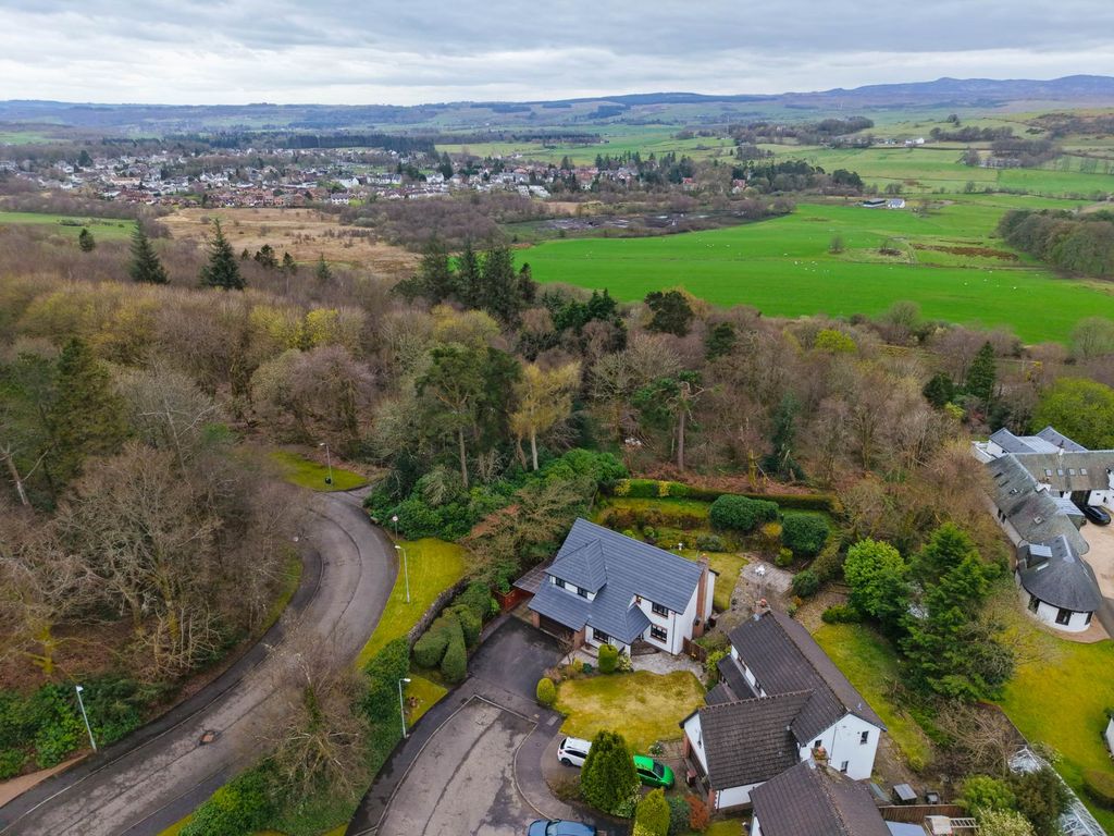 Property photo 2 of 42