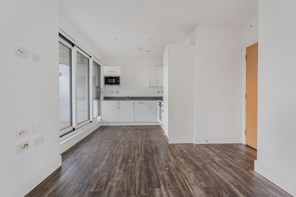 Property photo 2 of 15 Kitchen