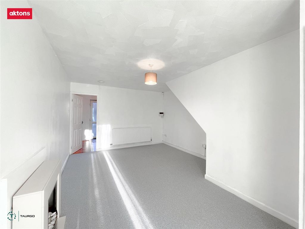 Property photo 3 of 14 Img_9649-2.Jpg