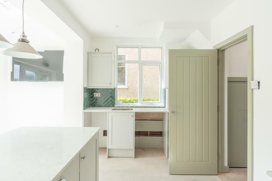 Property photo 2 of 13 Kitchen