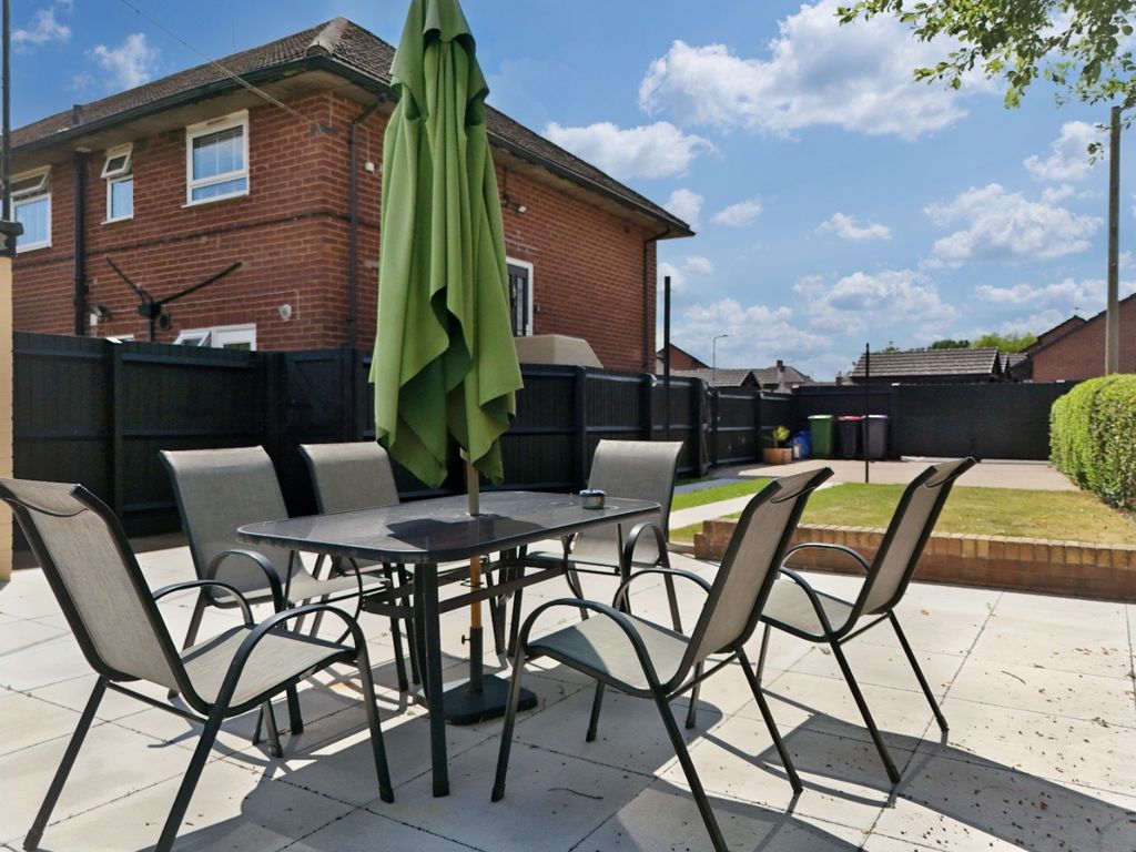 Property photo 2 of 27 4142082