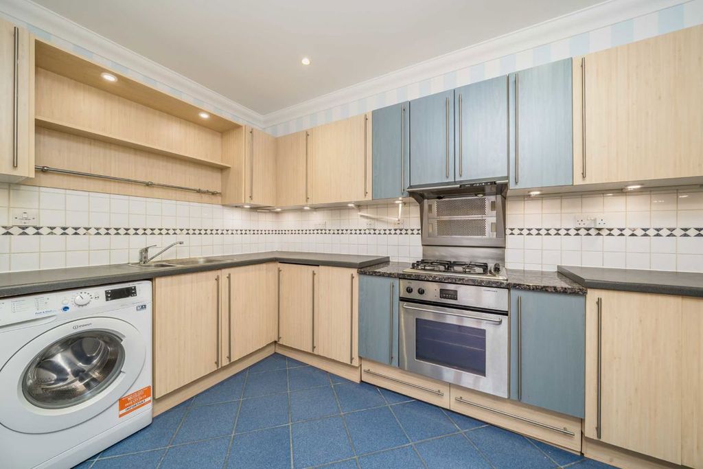 Property photo 3 of 8