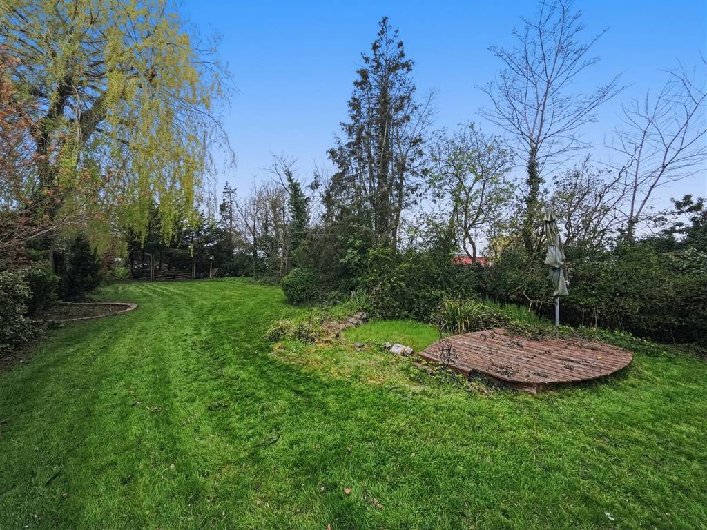 Property photo 2 of 36