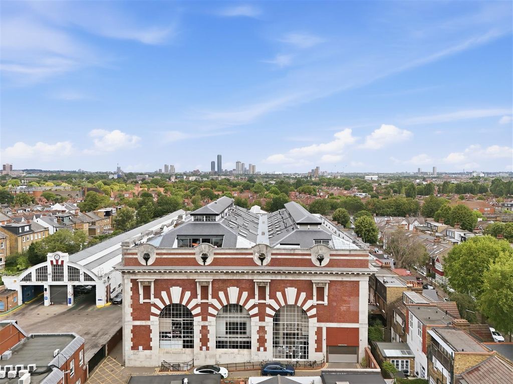 Property photo 1 of 15 Distant Views Of Central London