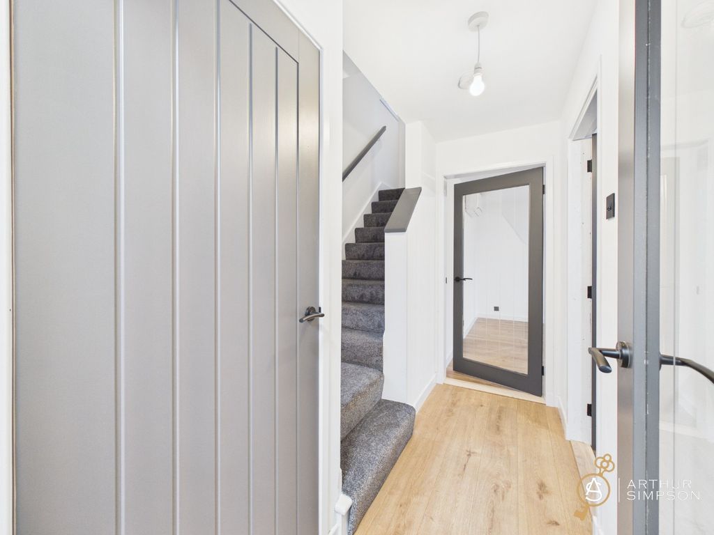 Property photo 2 of 26 6108247