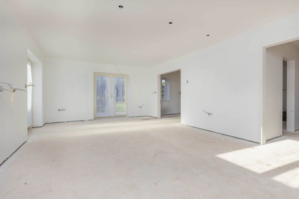 Property photo 2 of 4