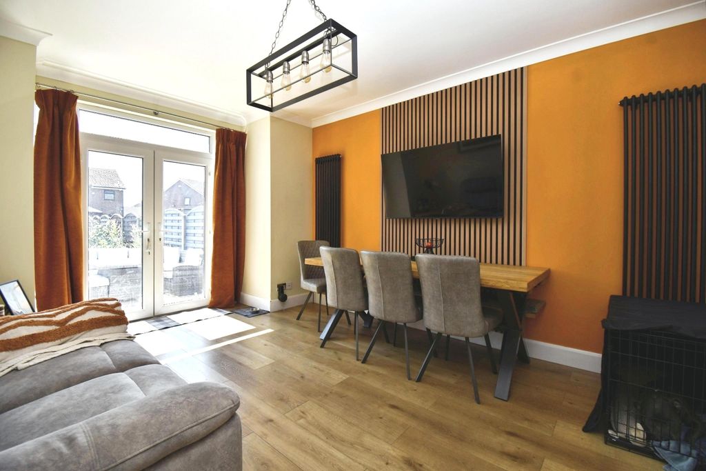 Property photo 3 of 22 Dining Room