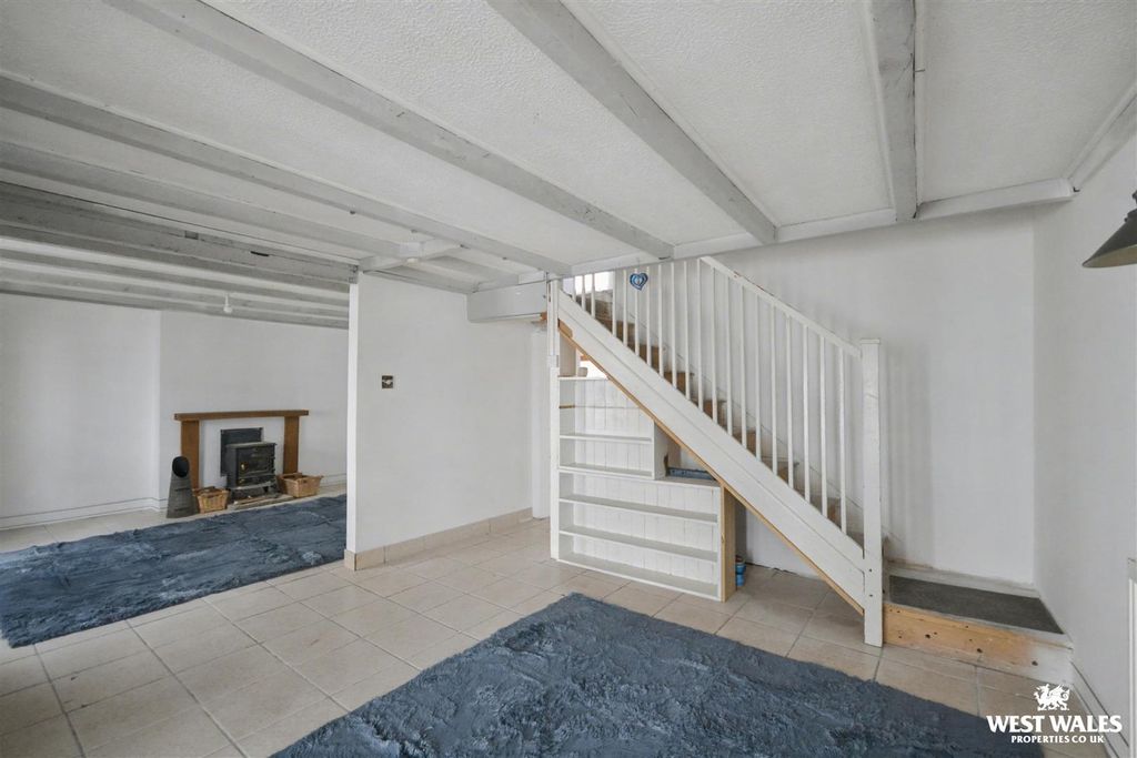 Property photo 2 of 14 Living Room