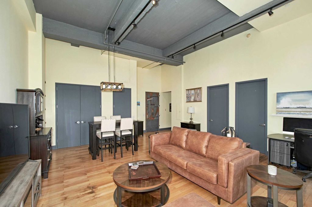 Property photo 3 of 8 <Alttext/>