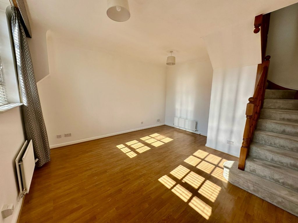 Property photo 3 of 12 4127365