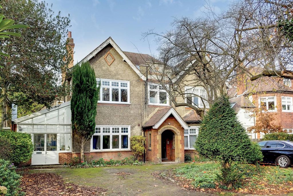 Property photo 1 of 9