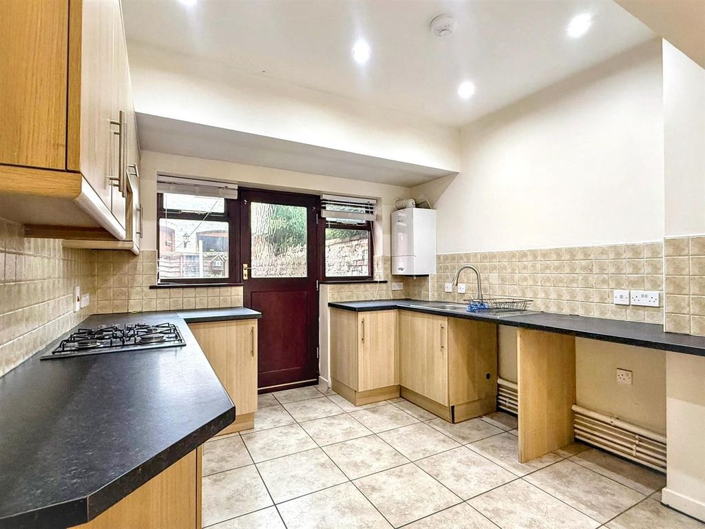 Property photo 2 of 17 Kitchen
