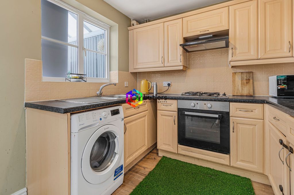 Property photo 3 of 11 Kitchen / Diner