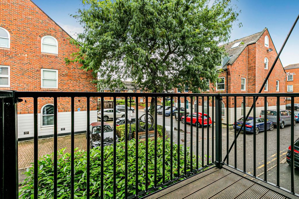 Property photo 2 of 22