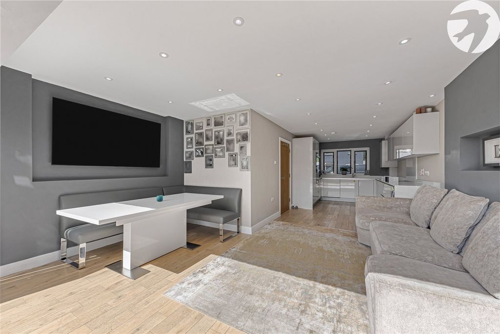 Property photo 2 of 28 Open Plan Living