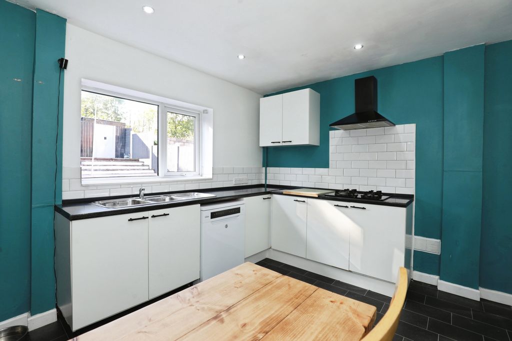 Property photo 3 of 20 Kitchen-Diner
