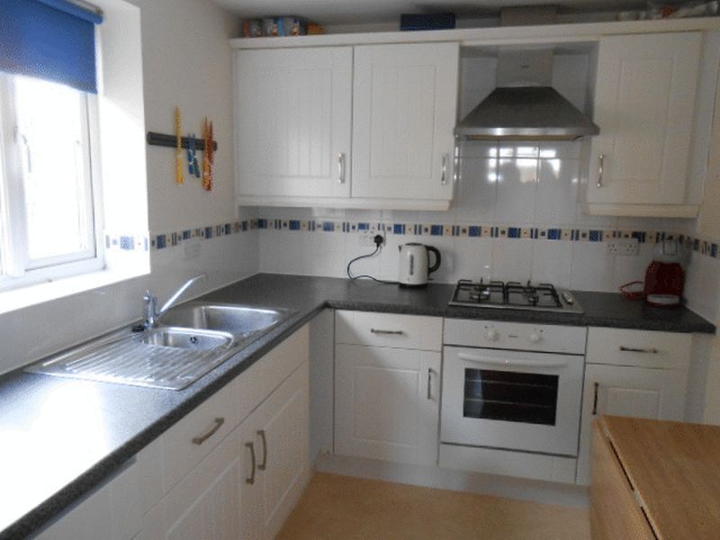Property photo 2 of 6 Kitchen