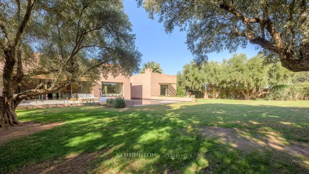 Property photo 2 of 32