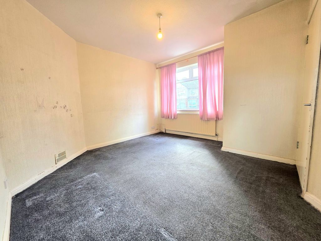 Property photo 3 of 15 16