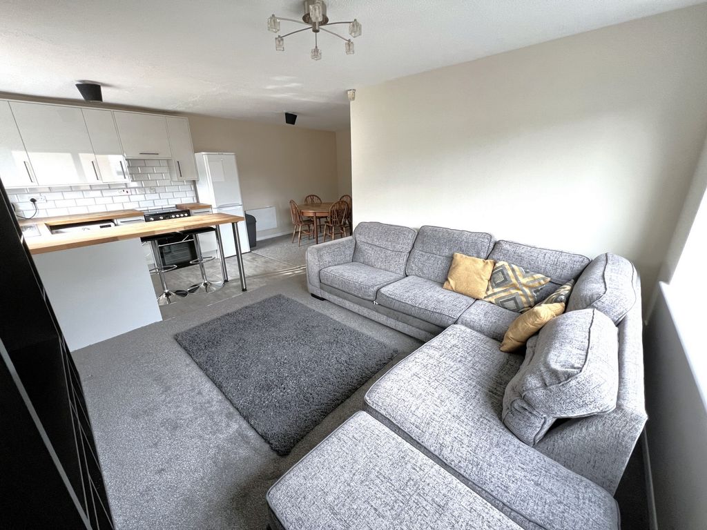 Property photo 1 of 11 Photo 10