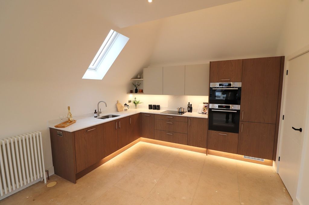 Property photo 2 of 13 Picture No. 17