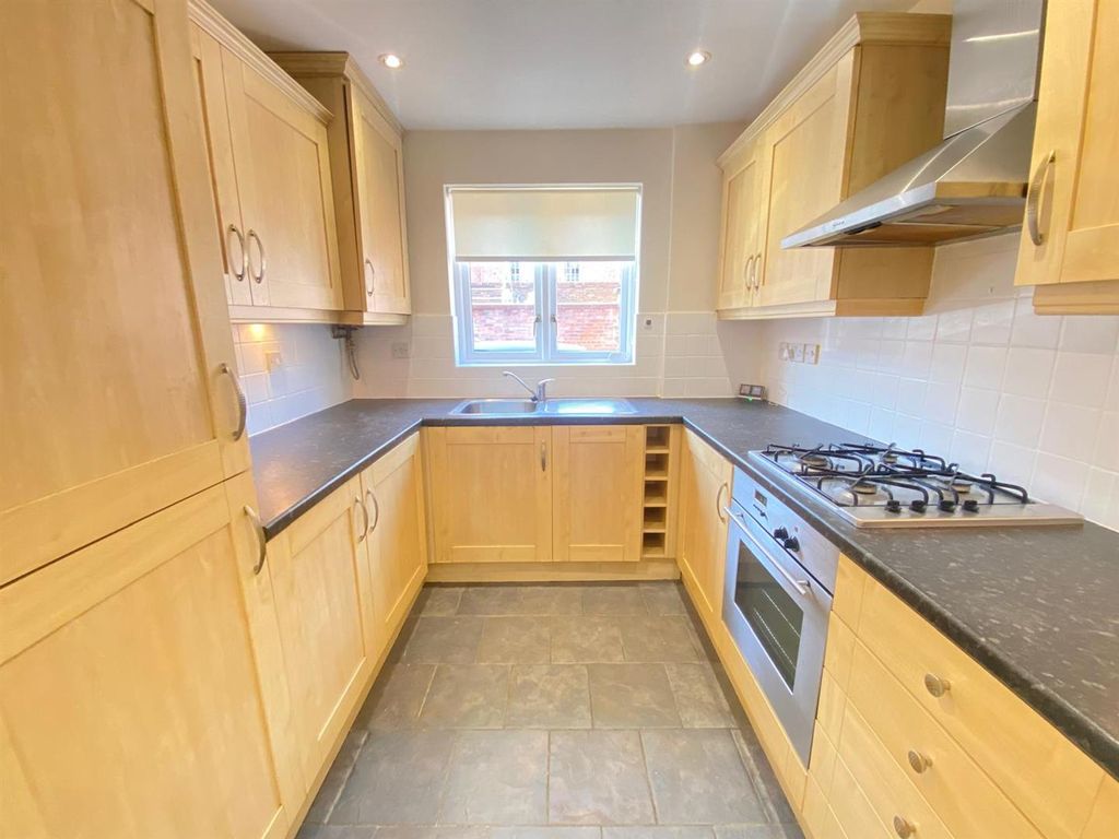 Property photo 2 of 10 Kitchen.Jpg