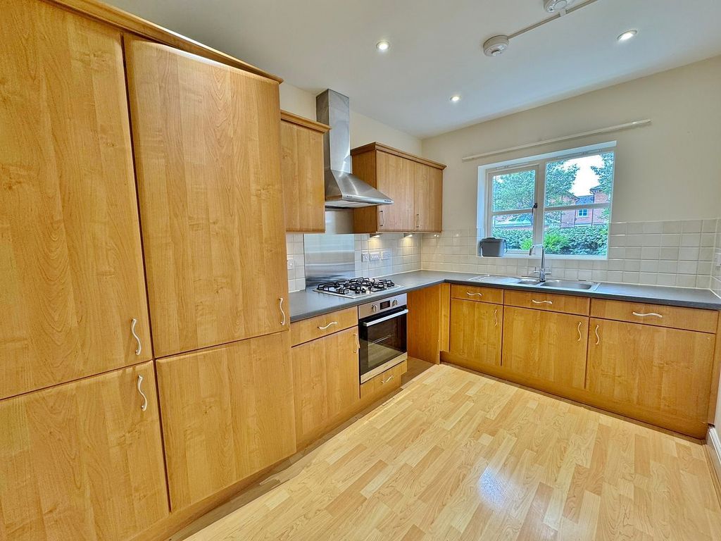 Property photo 3 of 21