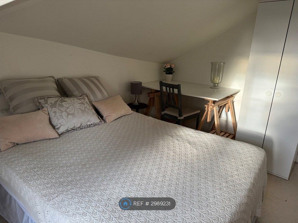 Property photo 3 of 11 Bedroom