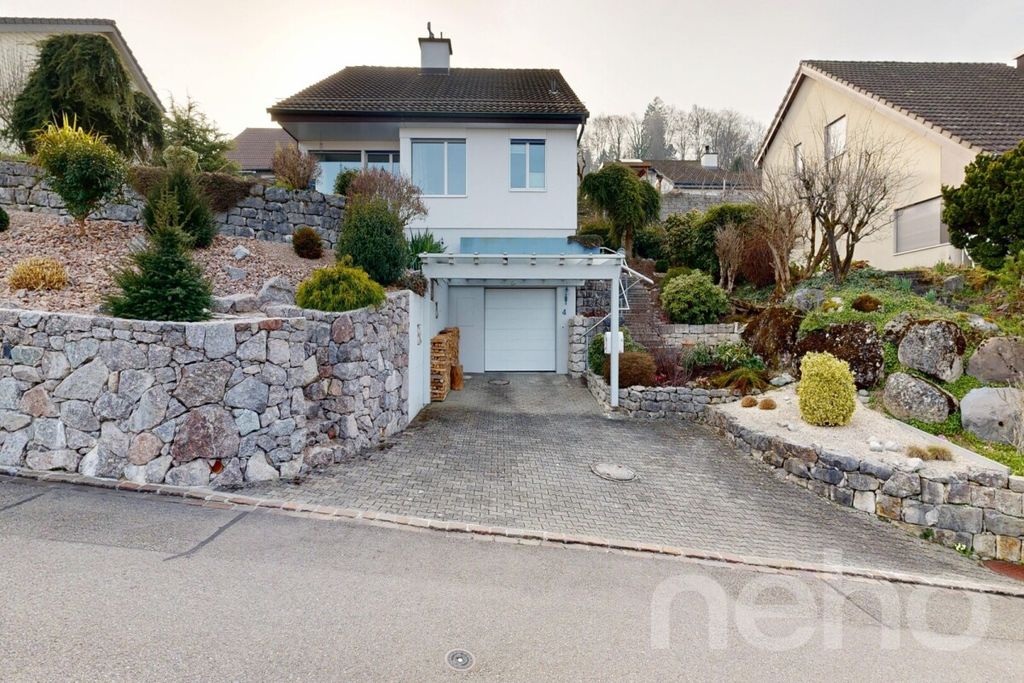 Property photo 2 of 13