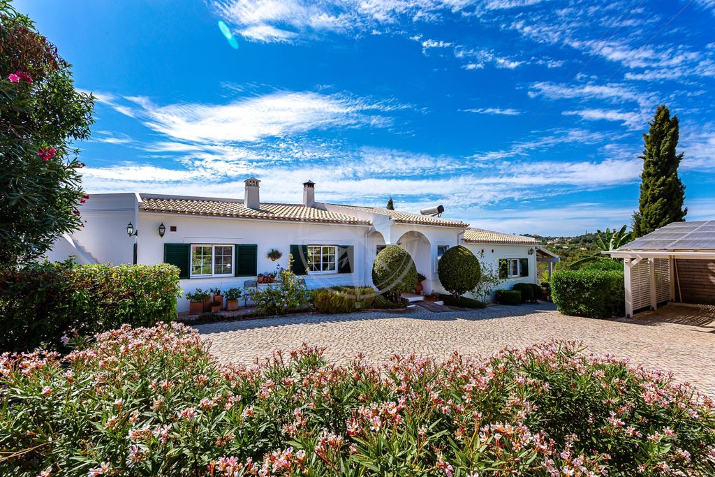 Property photo 2 of 30