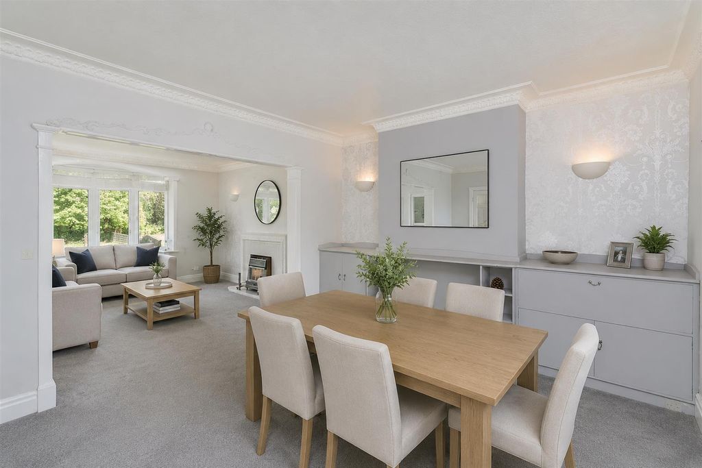 Property photo 3 of 10 Dining Room 1