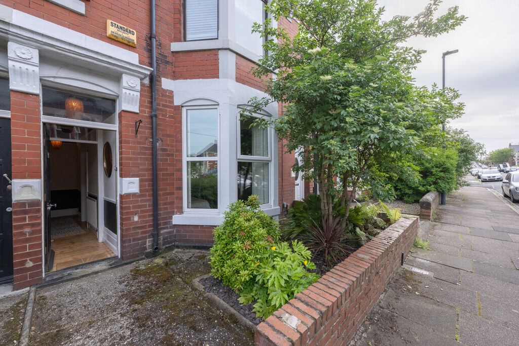 Property photo 1 of 33 Photo 1