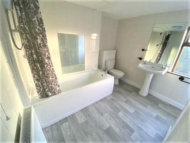 Property photo 3 of 7 Bathroom