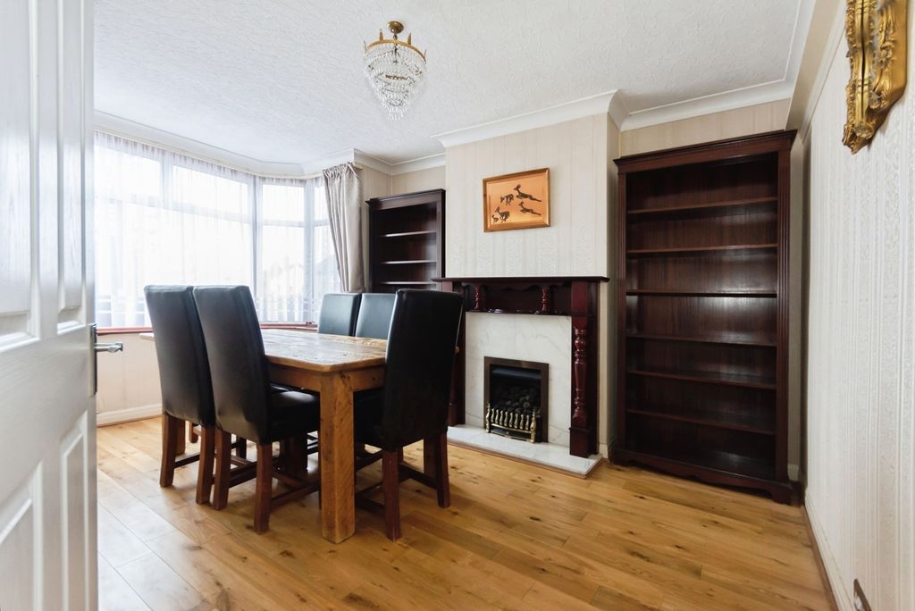Property photo 3 of 18 Pbox-Img.Jpg