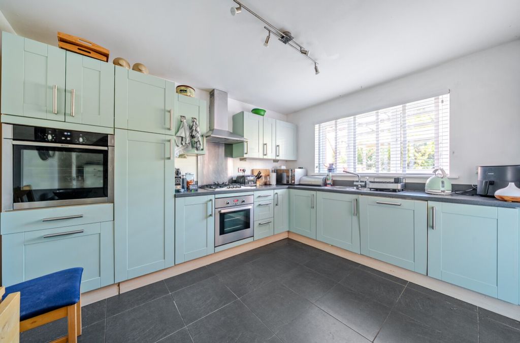 Property photo 3 of 25 1450711-16-69F2A3Ffe7Bec