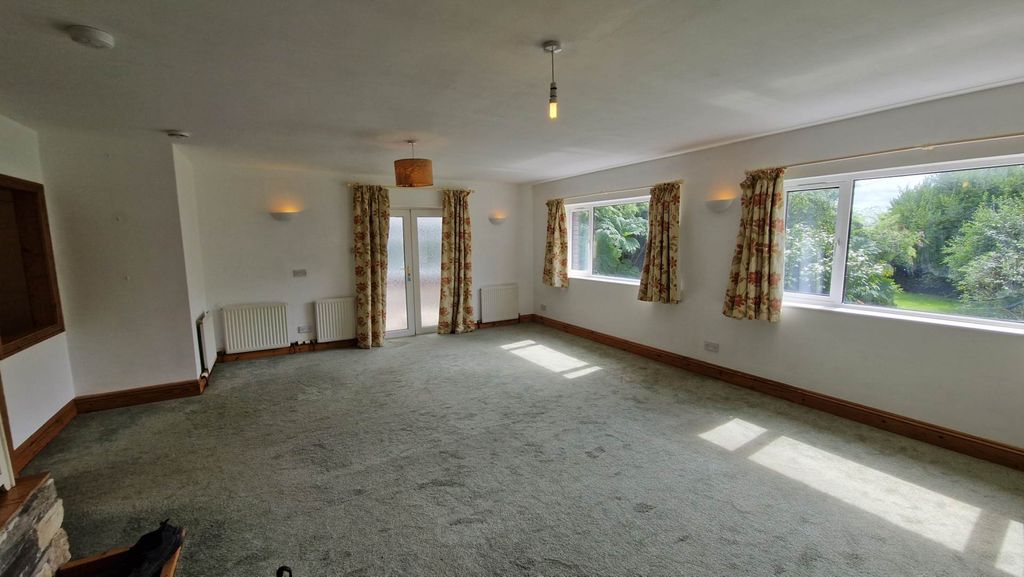 Property photo 2 of 24