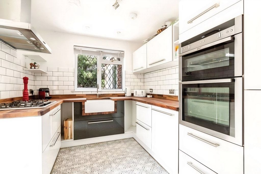 Property photo 3 of 11 Pbox-Img.Jpg