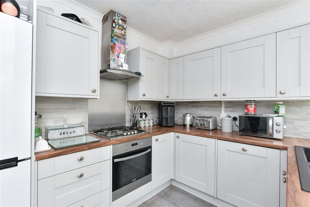 Property photo 2 of 18 Kitchen