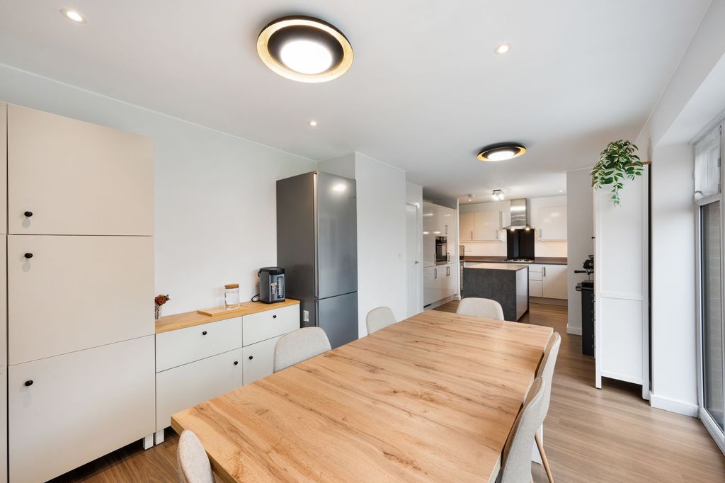 Property photo 3 of 35