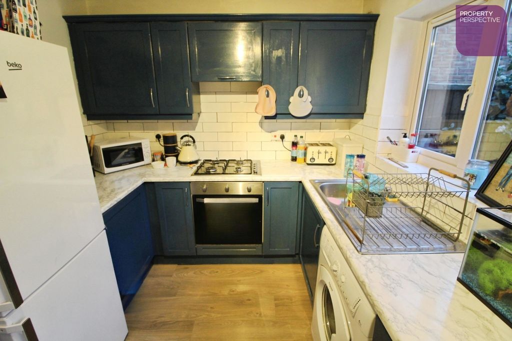 Property photo 3 of 11 Dining Kitchen