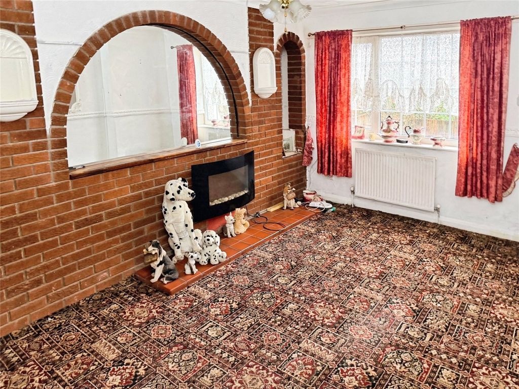 Property photo 2 of 15 Lounge