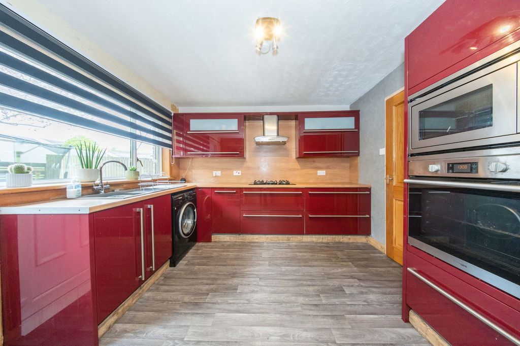 Property photo 3 of 20 Breakfasting Kitchen